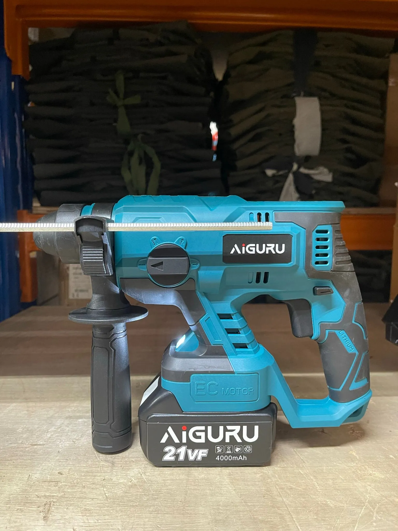 Aiguru 21V , 4.0Ah Cordless Rotary Hammer Drill  | Model : A-5402