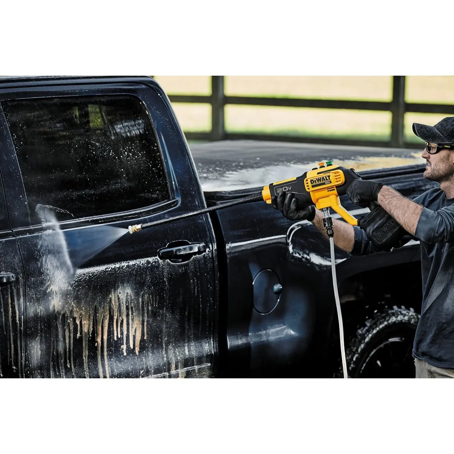 DEWALT DCPW550B-20V MAX* 550 Psi Cordless Power Cleaner (Tool Only)