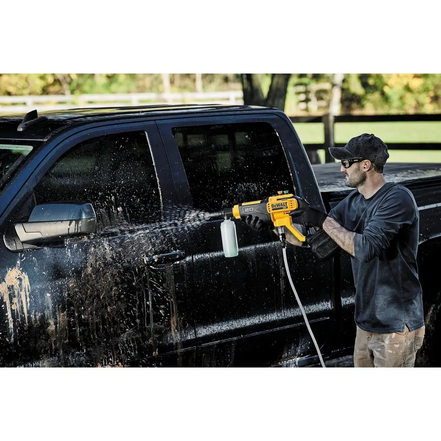DEWALT DCPW550B-20V MAX* 550 Psi Cordless Power Cleaner (Tool Only)