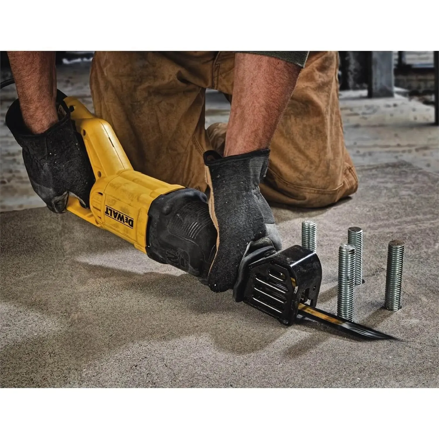 DEWALT DWE305-Reciprocating Saw, Corded, 12-Amp