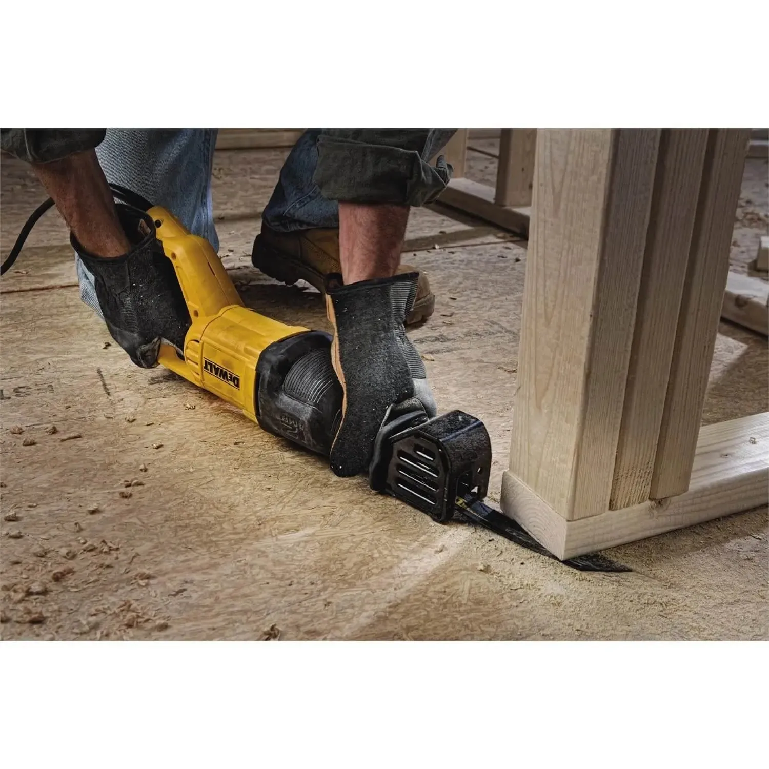 DEWALT DWE305-Reciprocating Saw, Corded, 12-Amp