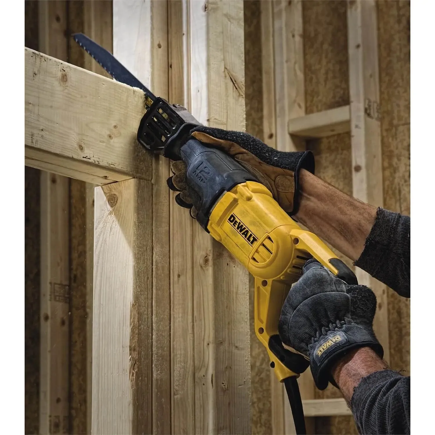 DEWALT DWE305-Reciprocating Saw, Corded, 12-Amp