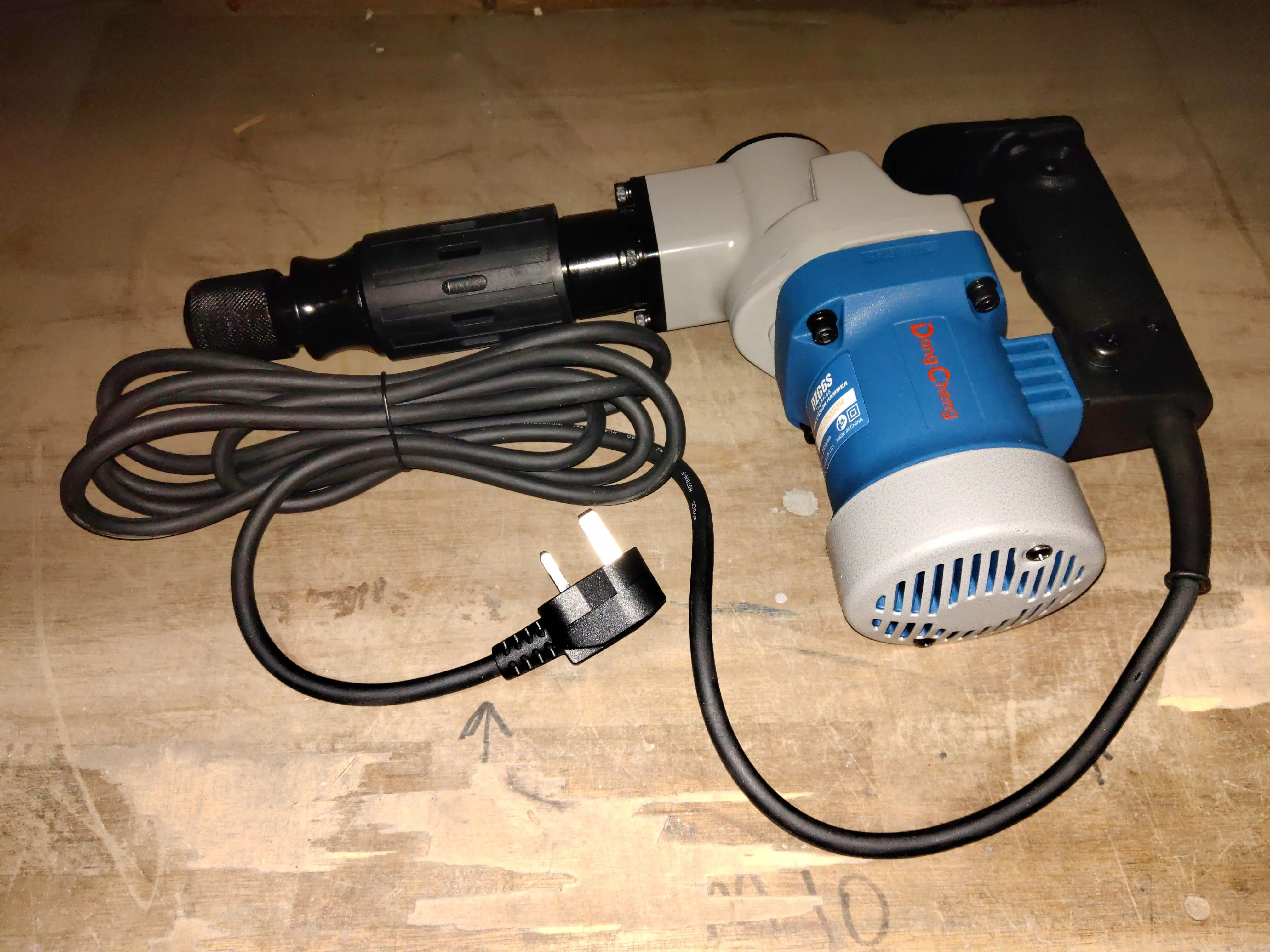 DONG CHENG 1050W Demolition Hammer with motor (Flat Chisel) (NO WARRANTY) | Model : D-DZG6