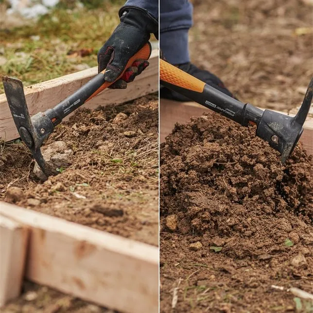 FISKARS FSK751220 -  Pro IsoCore ® 1.5 lb. Pick / Mattock (14 in.)