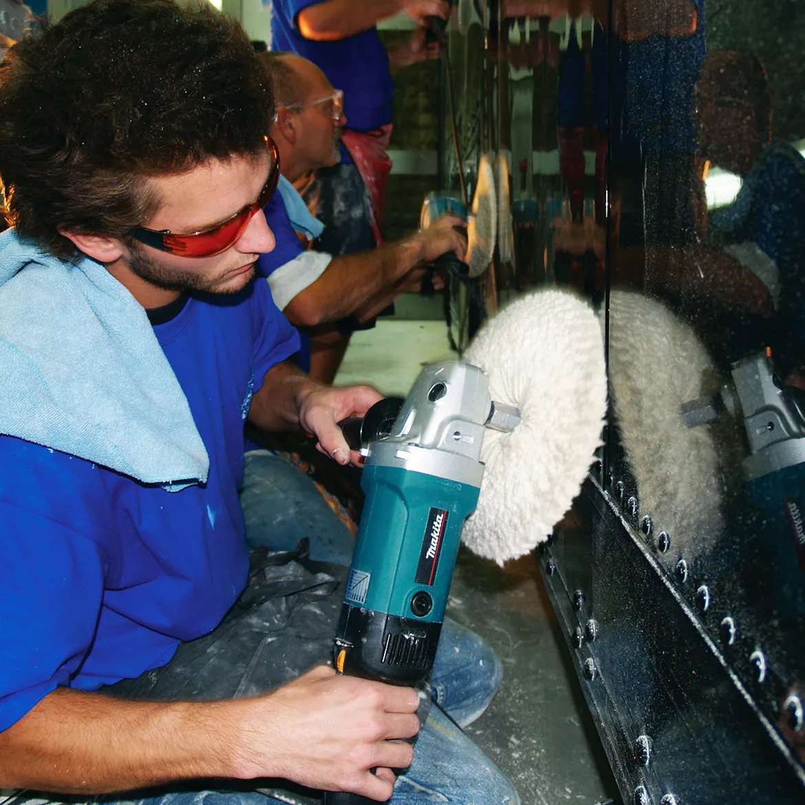 Makita 9227C 7 In 120V Powerful 10 Amp Motor Electronic Sander-Polisher