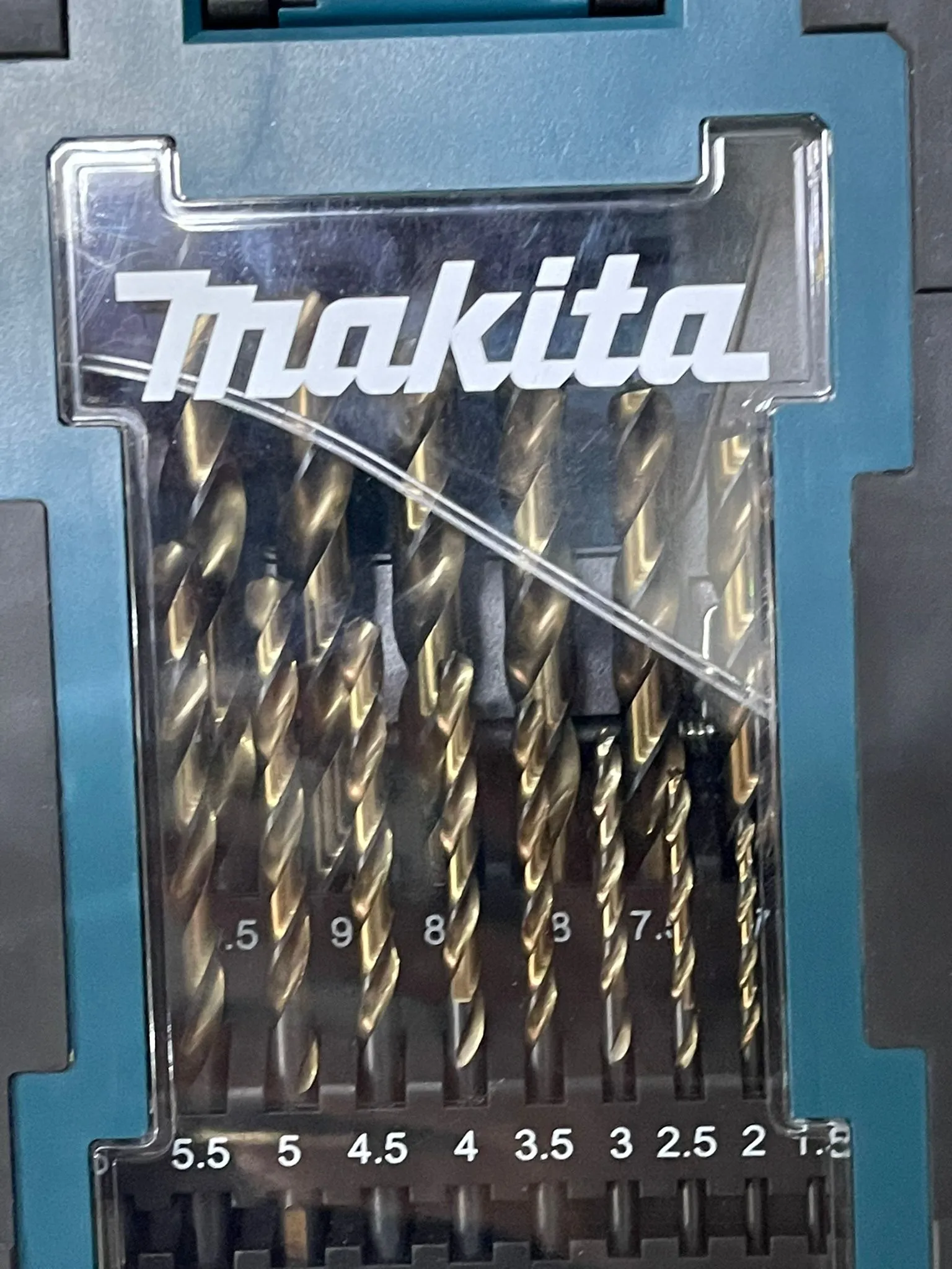 Makita HP2070 Hammer Drill Come with Metal drill Set M-force 19 pcs  (D-67583)  | Model: M-HP2070