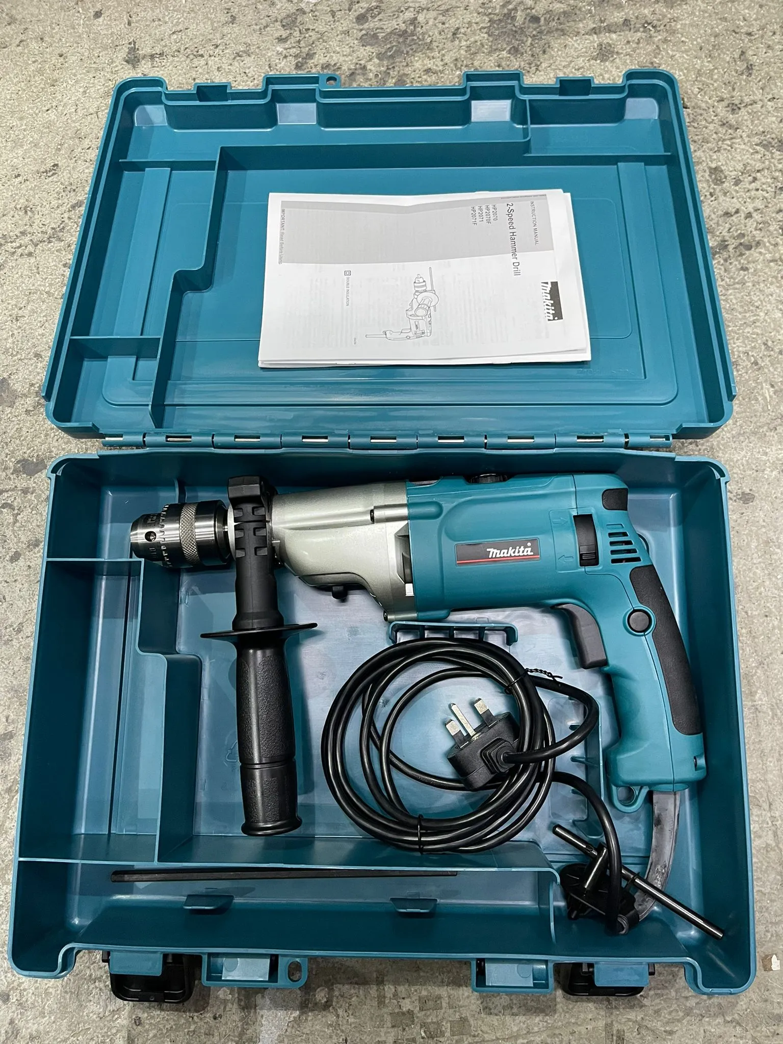 Makita HP2070 Hammer Drill Come with Metal drill Set M-force 19 pcs  (D-67583)  | Model: M-HP2070