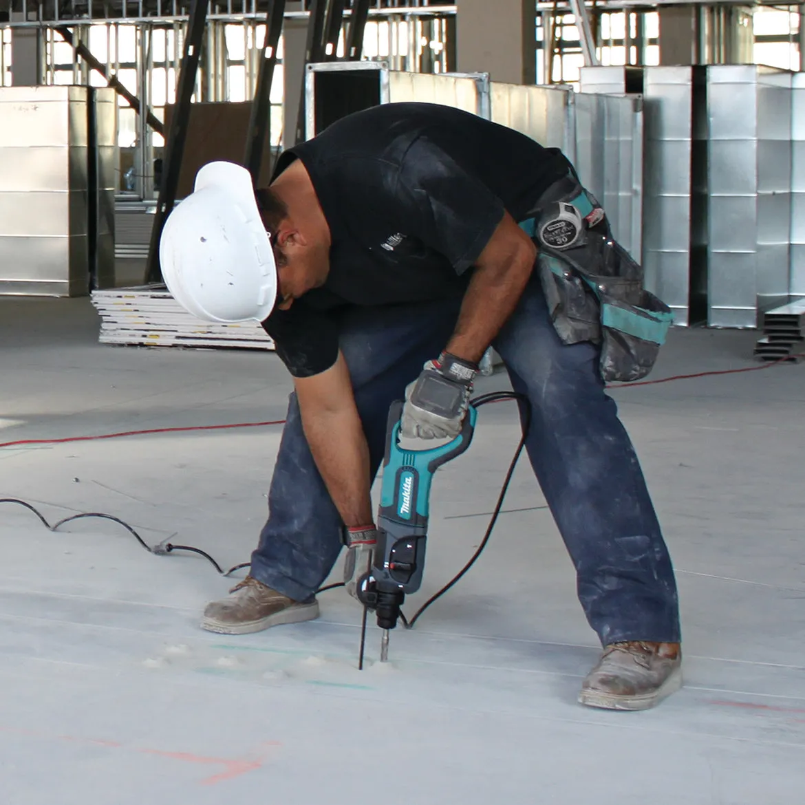Makita HR2475 1-Inch 1,100 and 4,500 Bpm Corded D-Handle SDS-Plus Rotary Hammer
