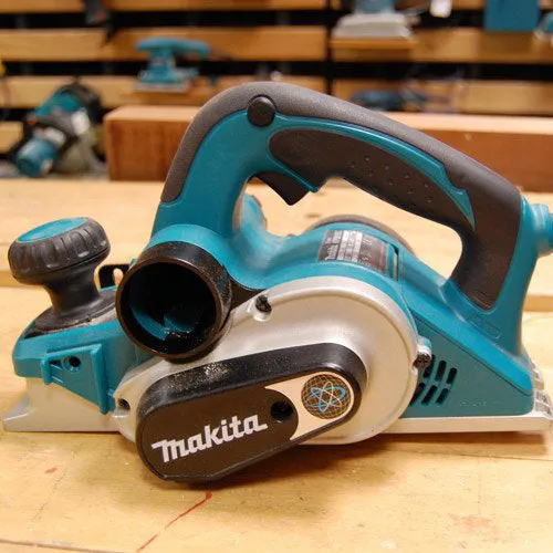 Makita KP0800K 3-1/4" 6.5 Amp 31/4" Wide 3/32" Deep Ergonomic Corded Planer Kit