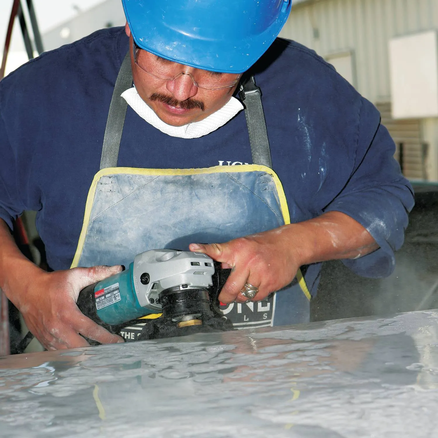Makita PW5001C 4-Inch 7.9 Amp Hook and Loop Electronic Wet Stone Polisher