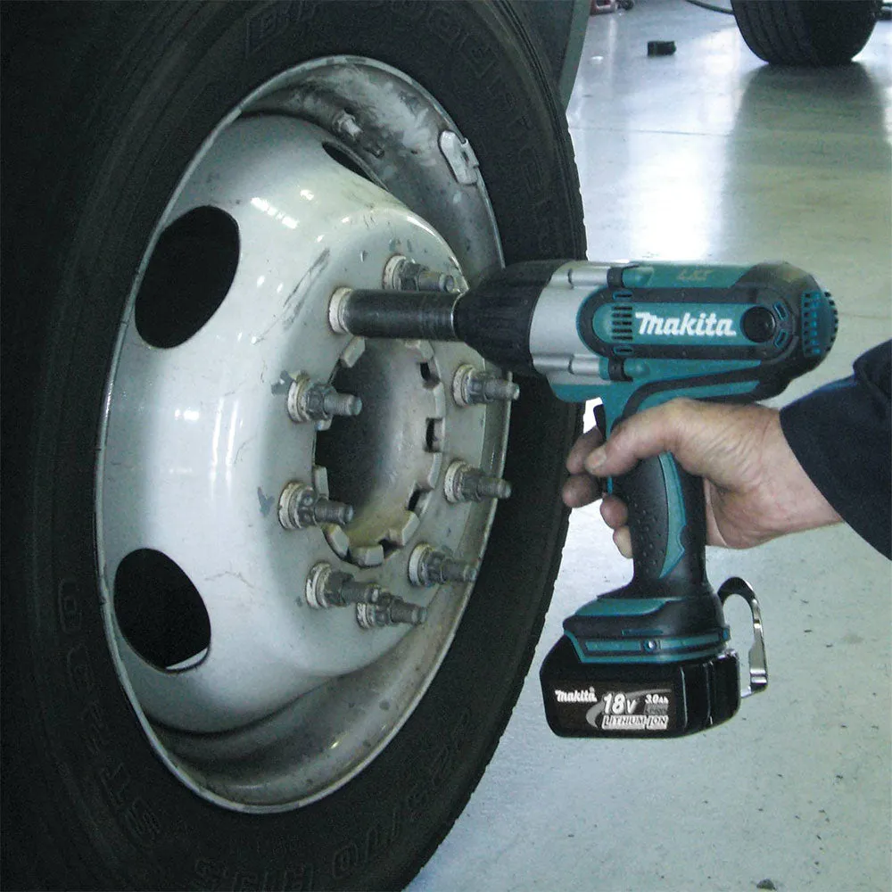 Makita XWT04S1 18V LXT Li-Ion 1/2" Sq. Drive Cordless Impact Wrench Kit