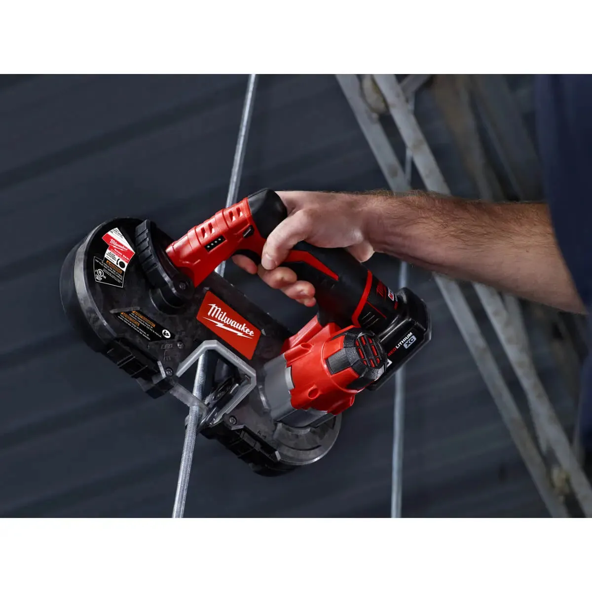 Milwaukee 2429-21XC - M12™ Cordless Sub-Compact Band Saw Kit
