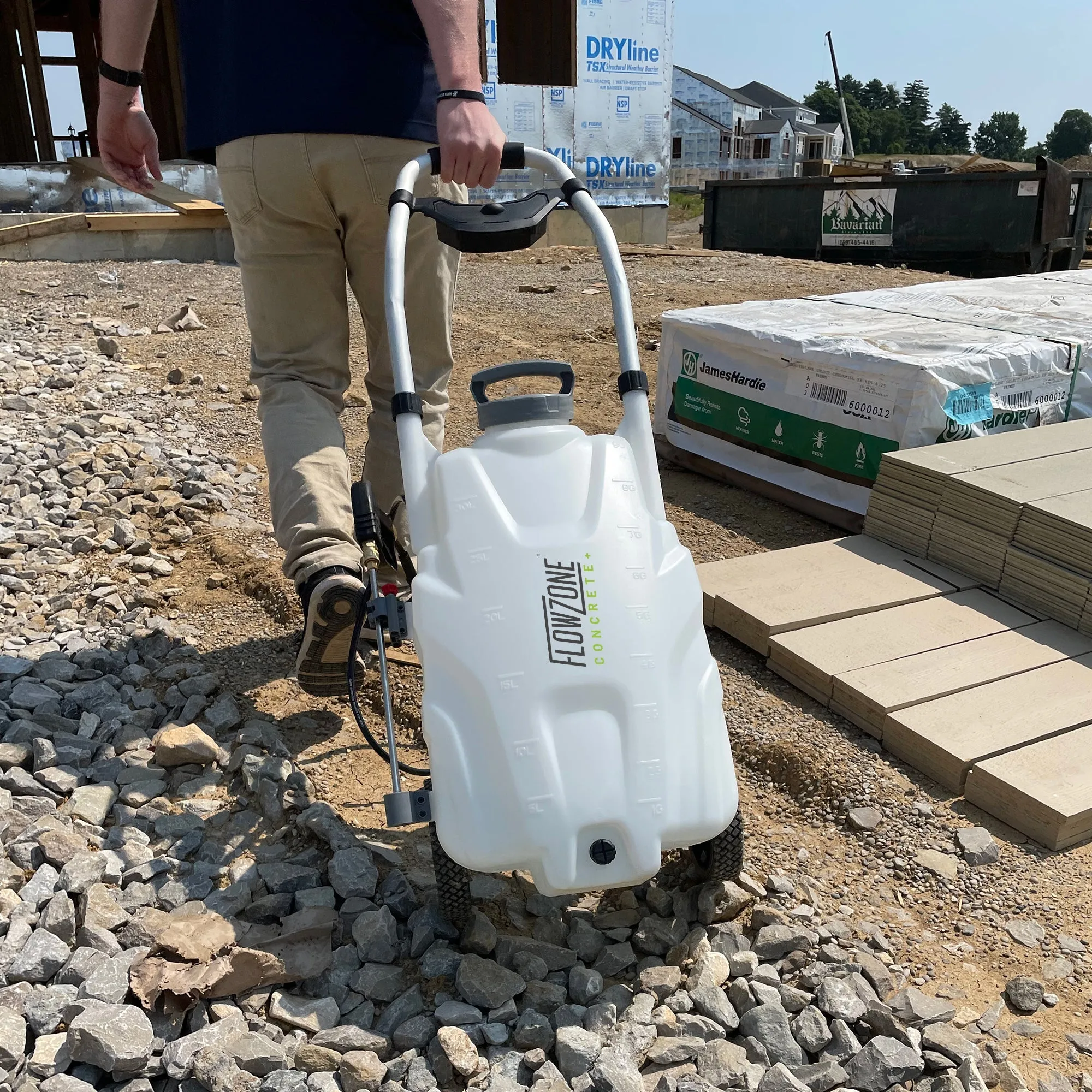 [REFURBISHED] Concrete  Monsoon 2.5 5-Position Variable Pressure Battery Rolling Sprayer (9-Gallon)